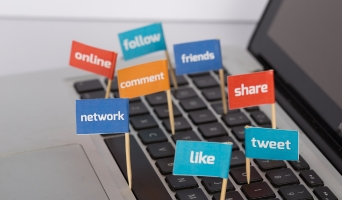 إدارة صفحات التواصل الاجتماعي